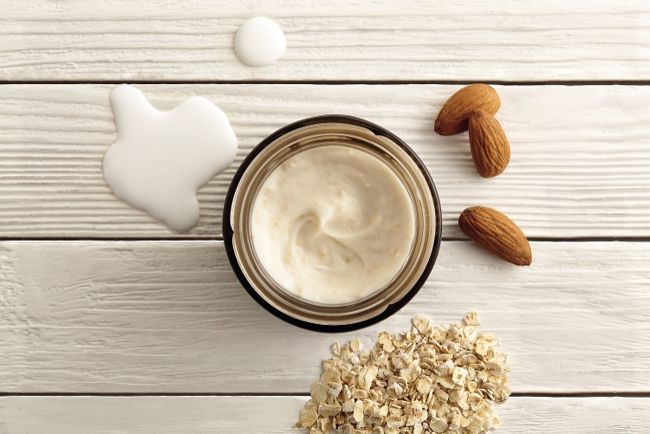 WebImages_1092044_4_Mediterranean Almond Milk With Oats Instant Soothing Mask_GOLD_PCK_INNEPPS035_m_z