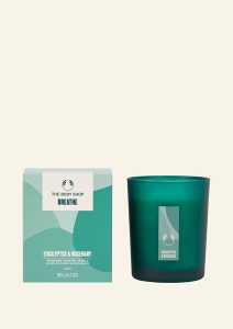 Breathe Eukaliptusz & Rozmaring illatgyertya 180 g - The Body Shop