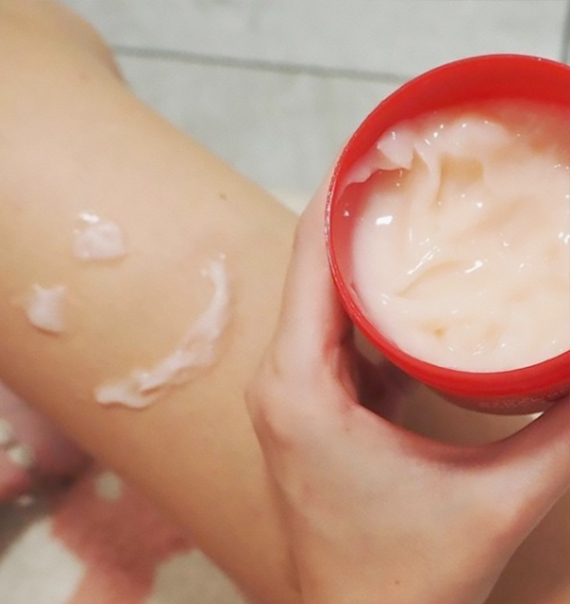 olapic_strawberry_body_yogurt_200ml_inrslps374